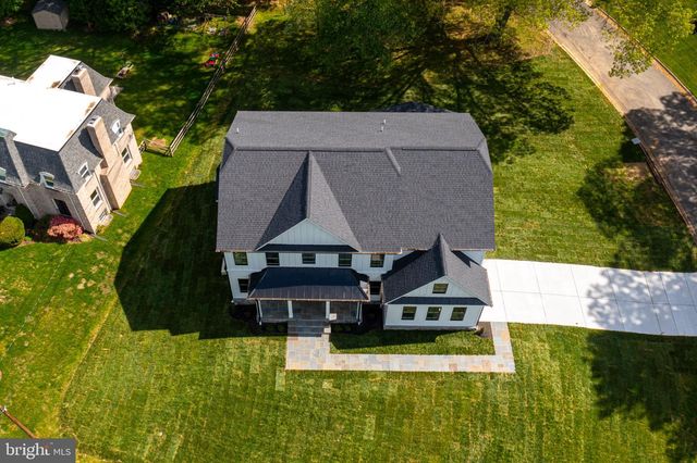 7604 CHARLESTON DR, Bethesda, MD 20817