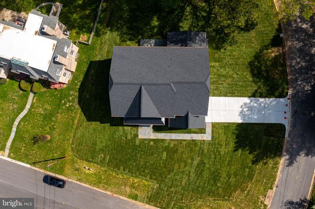 7604 CHARLESTON DR, Bethesda, MD 20817
