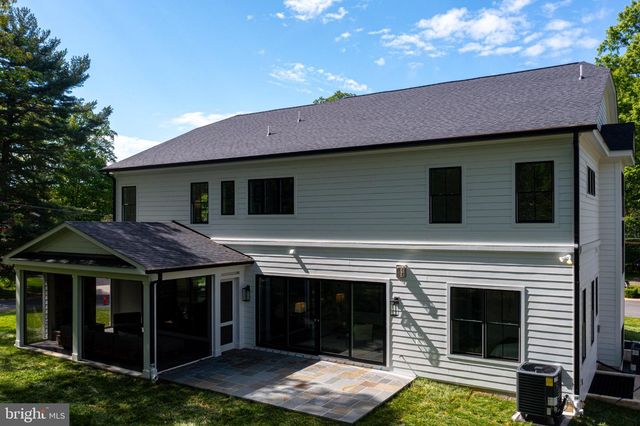 7604 CHARLESTON DR, Bethesda, MD 20817