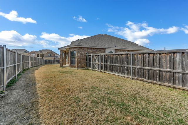 2939 Pino, Grand Prairie, TX 75054