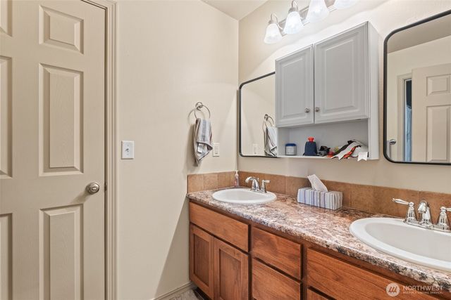 807 7th Avenue NE, Ephrata, WA 98823