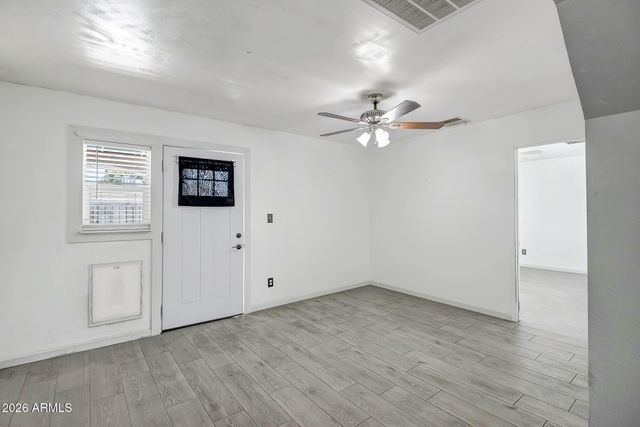 8813 W TURNEY Avenue, Phoenix, AZ 85037