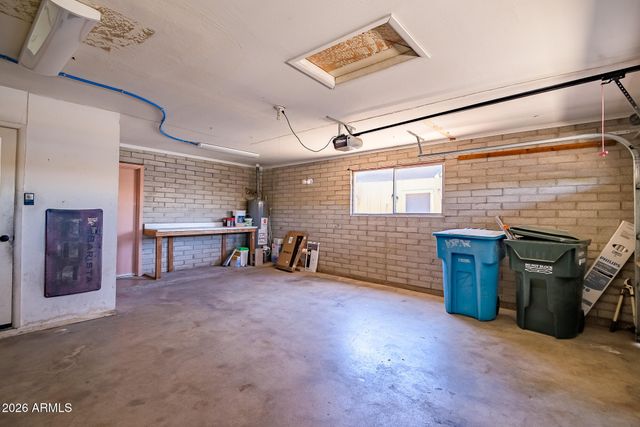 8813 W TURNEY Avenue, Phoenix, AZ 85037