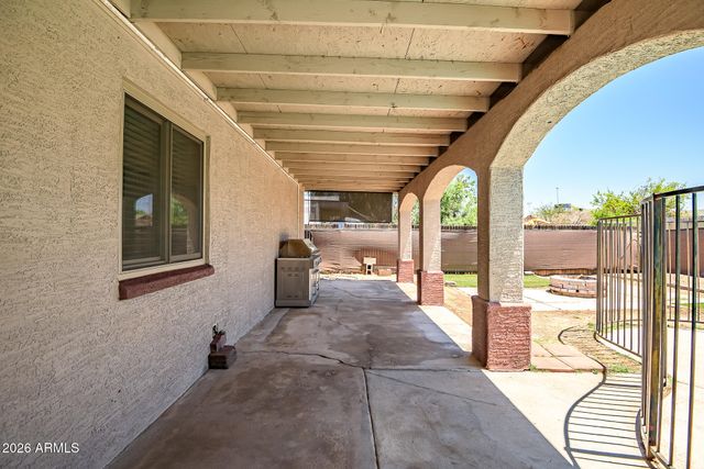 8813 W TURNEY Avenue, Phoenix, AZ 85037