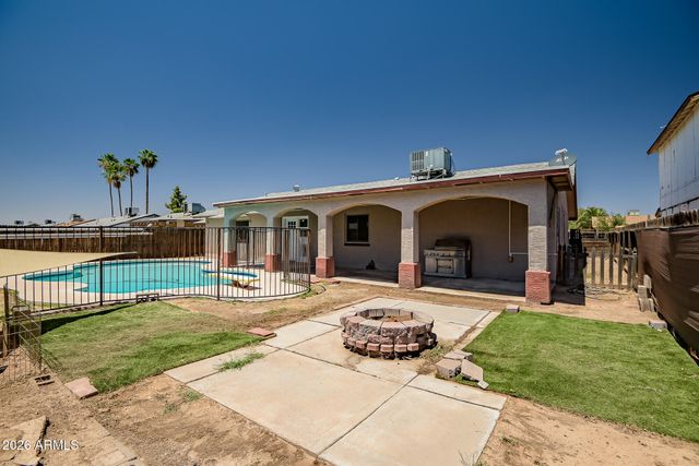 8813 W TURNEY Avenue, Phoenix, AZ 85037