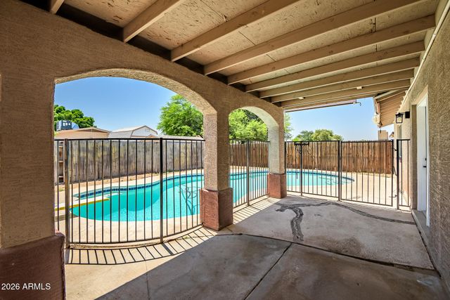 8813 W TURNEY Avenue, Phoenix, AZ 85037
