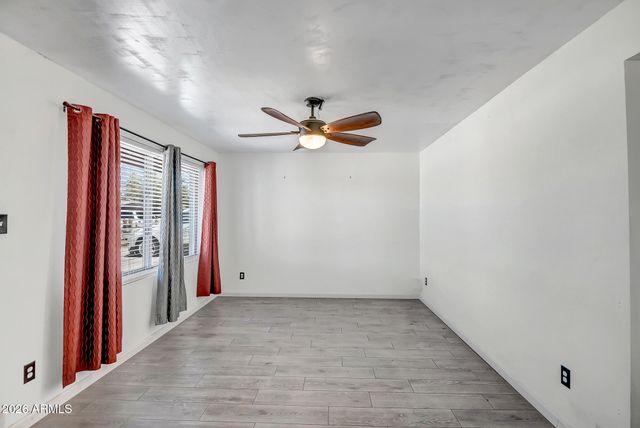 8813 W TURNEY Avenue, Phoenix, AZ 85037
