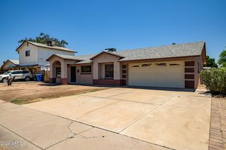 8813 W TURNEY Avenue, Phoenix, AZ 85037