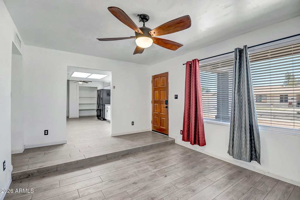 8813 W TURNEY Avenue, Phoenix, AZ 85037 — photo 4