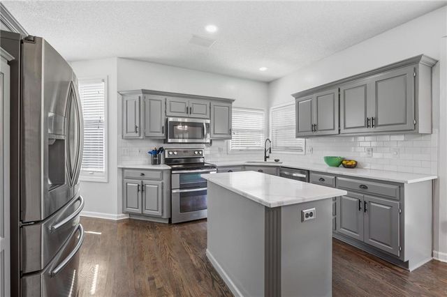 13822 S Hagan Street, Olathe, KS 66062