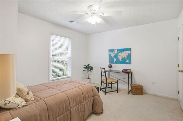 13822 S Hagan Street, Olathe, KS 66062