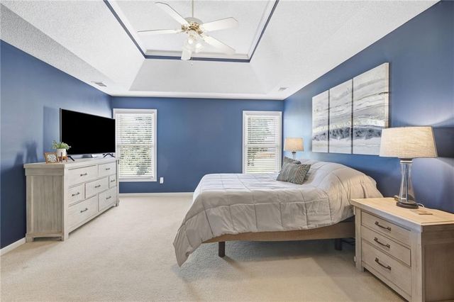 13822 S Hagan Street, Olathe, KS 66062