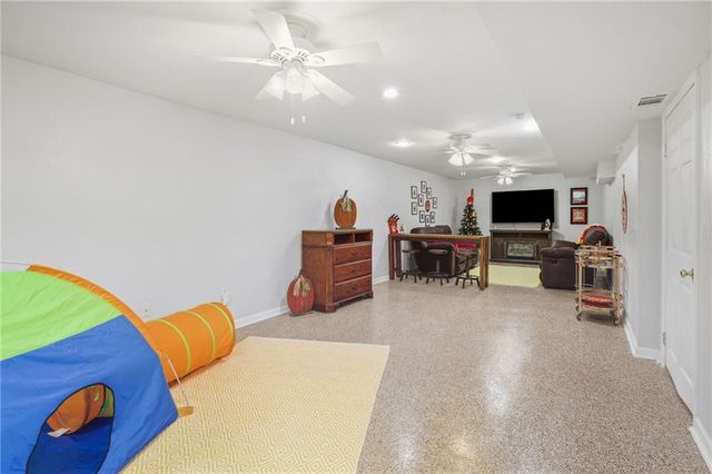 13822 S Hagan Street, Olathe, KS 66062