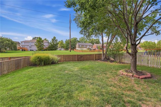 13822 S Hagan Street, Olathe, KS 66062
