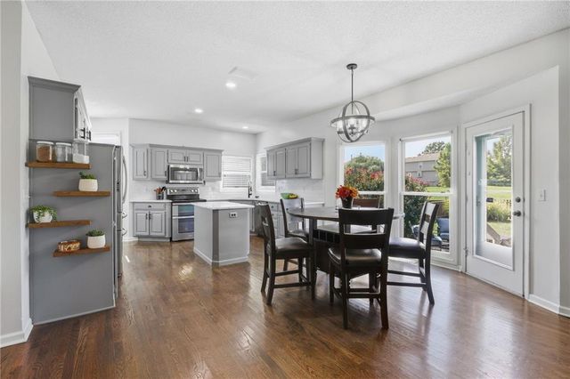 13822 S Hagan Street, Olathe, KS 66062