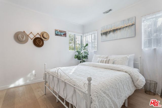 4607 Willowcrest Avenue, North Hollywood, CA 91602