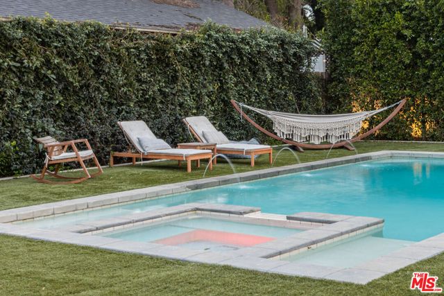 4607 Willowcrest Avenue, North Hollywood, CA 91602