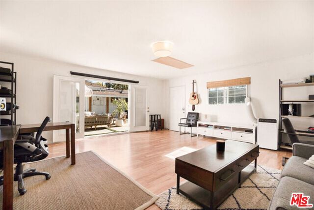 4607 Willowcrest Avenue, North Hollywood, CA 91602