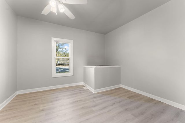 813 Carnation Street SE, Demotte, IN 46310