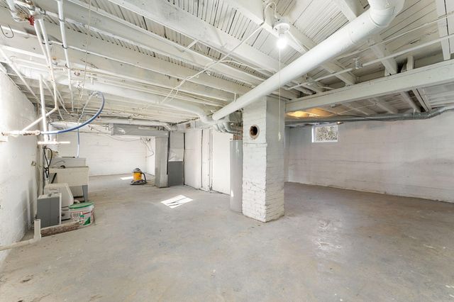 813 Carnation Street SE, Demotte, IN 46310