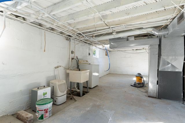 813 Carnation Street SE, Demotte, IN 46310