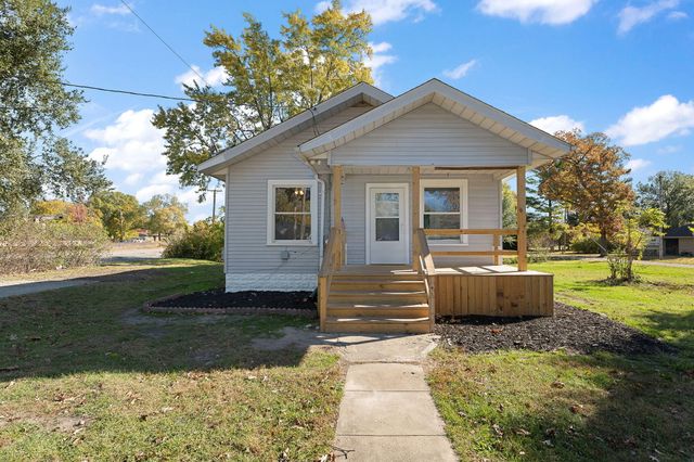 813 Carnation Street SE, Demotte, IN 46310