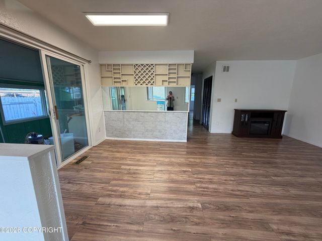 3900 Starburst Circle, Anchorage, AK 99517