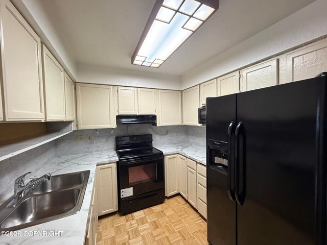 3900 Starburst Circle, Anchorage, AK 99517