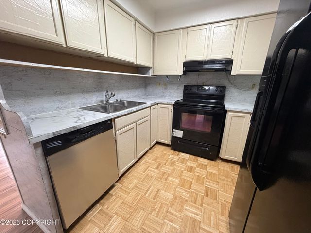 3900 Starburst Circle, Anchorage, AK 99517