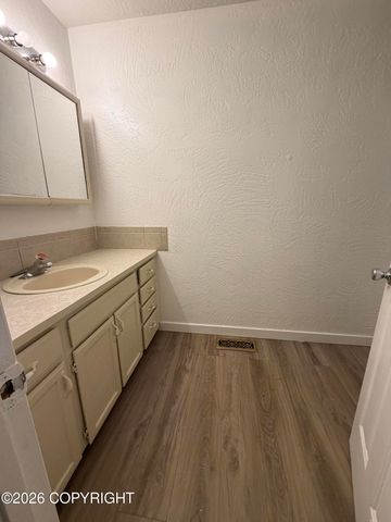 3900 Starburst Circle, Anchorage, AK 99517