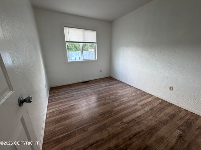 3900 Starburst Circle, Anchorage, AK 99517