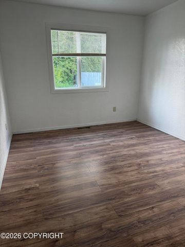 3900 Starburst Circle, Anchorage, AK 99517