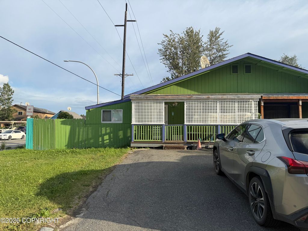 3900 Starburst Circle, Anchorage, AK 99517