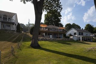 14761 N Barton Lake Drive, Vicksburg, MI 49097