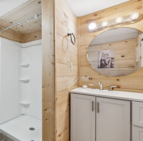 630 Lakeview Cir, Tennessee Ridge, TN 37178