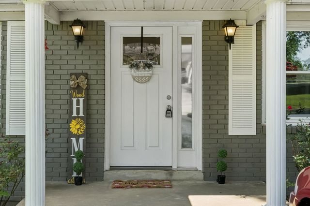 630 Lakeview Cir, Tennessee Ridge, TN 37178