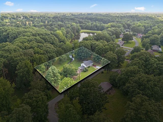 630 Lakeview Cir, Tennessee Ridge, TN 37178