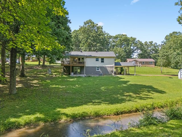 630 Lakeview Cir, Tennessee Ridge, TN 37178