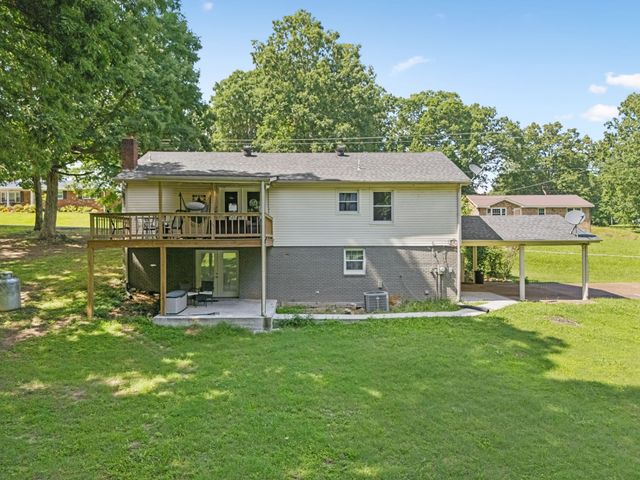630 Lakeview Cir, Tennessee Ridge, TN 37178