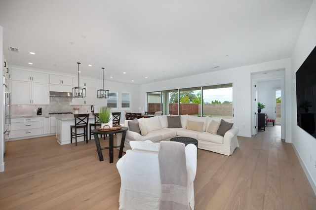 4062 Emerald Glen Ln, Folsom, CA 95630