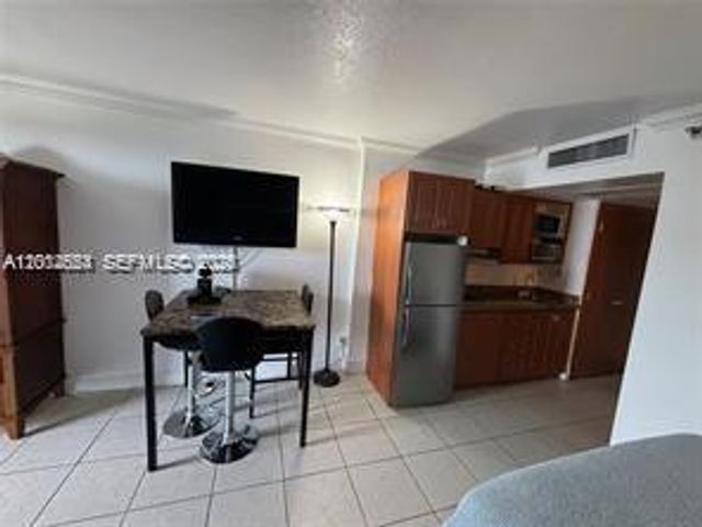 19201 Collins Avenue 934, Sunny Isles Beach, FL 33160