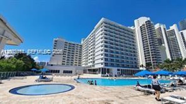 19201 Collins Avenue 934, Sunny Isles Beach, FL 33160