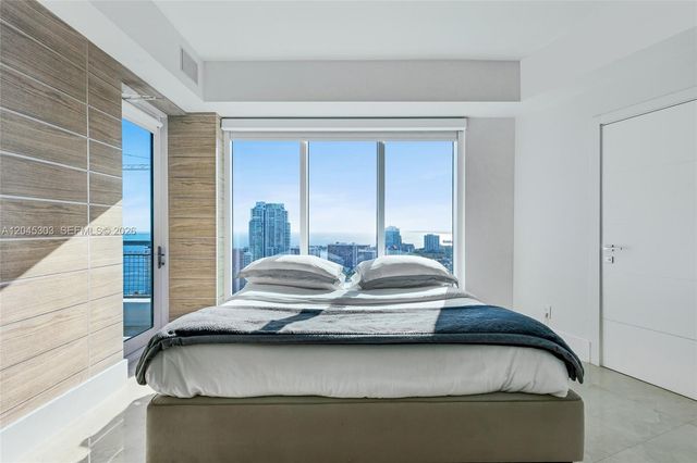 60 SW 13th St 3200, Miami, FL 33130
