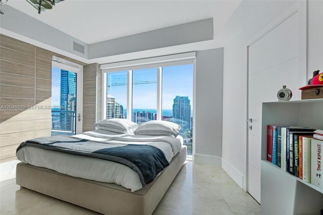 60 SW 13th St 3200, Miami, FL 33130