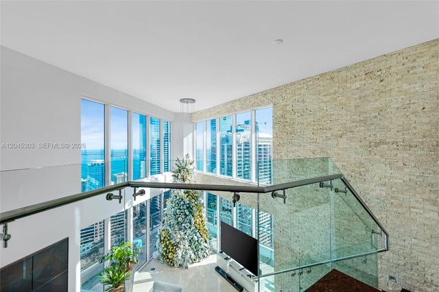60 SW 13th St 3200, Miami, FL 33130