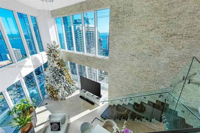 60 SW 13th St 3200, Miami, FL 33130