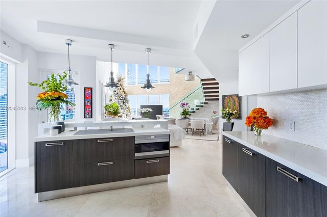 60 SW 13th St 3200, Miami, FL 33130