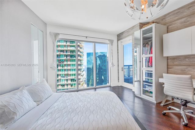 60 SW 13th St 3200, Miami, FL 33130