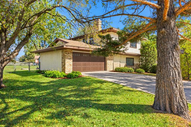 829 Mcintosh Drive, Apple Valley, MN 55124