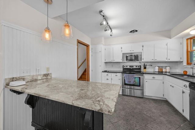 829 Mcintosh Drive, Apple Valley, MN 55124